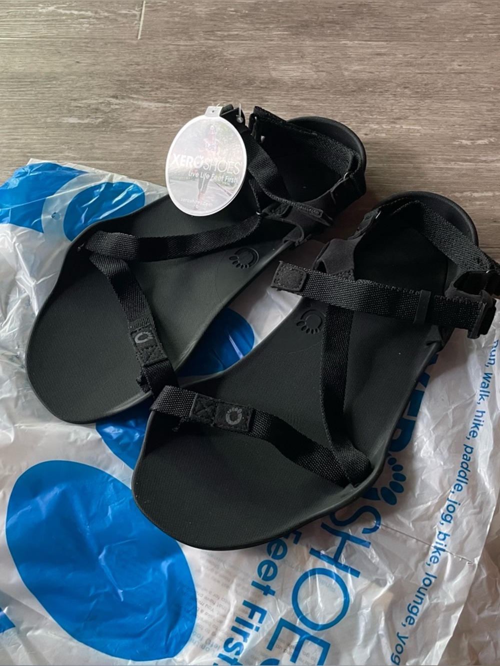 W10 NWT Xero Shoes Z-Trek Sandals in black minimalist barefoot zero drop